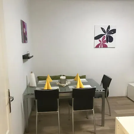 Lg Charming Apartment Stockerau
